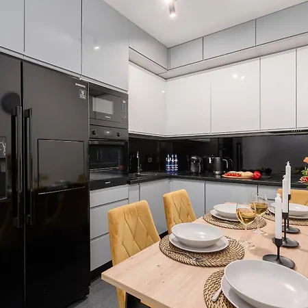 Lumina I Premium 3-room With Parking I 2 Bathrooms *